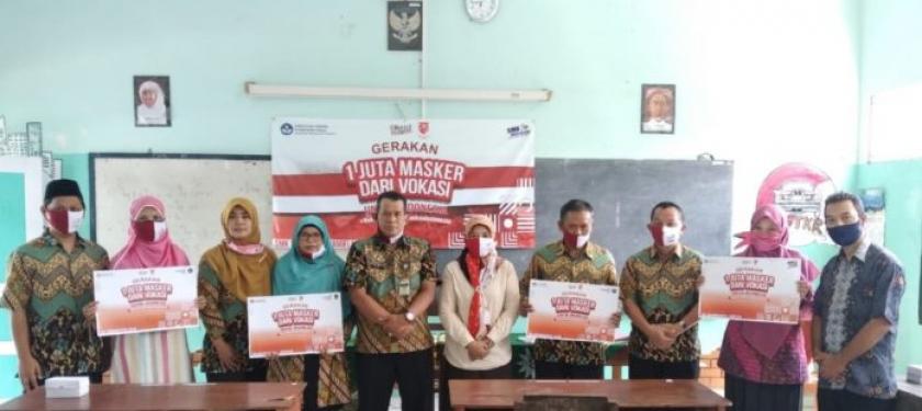 SMK Muhammadiyah di Magelang Ikut Berpartisipasi dalam Gerakan Satu Juta Masker